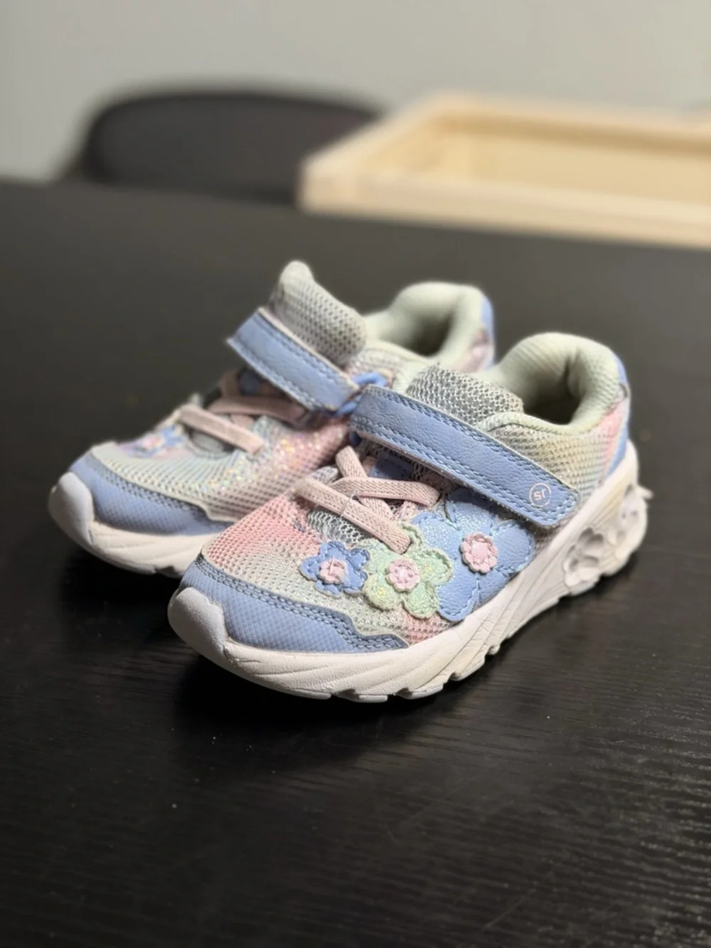 Kids Pastel Floral Light-Up Sneakers - Blue/Pink